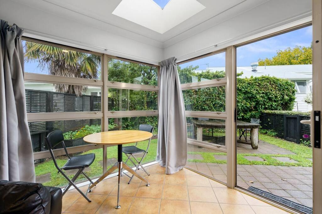 Sunny, Quiet, 2-Bedroom Unit In Fabulous Location! Cambridge Exterior foto